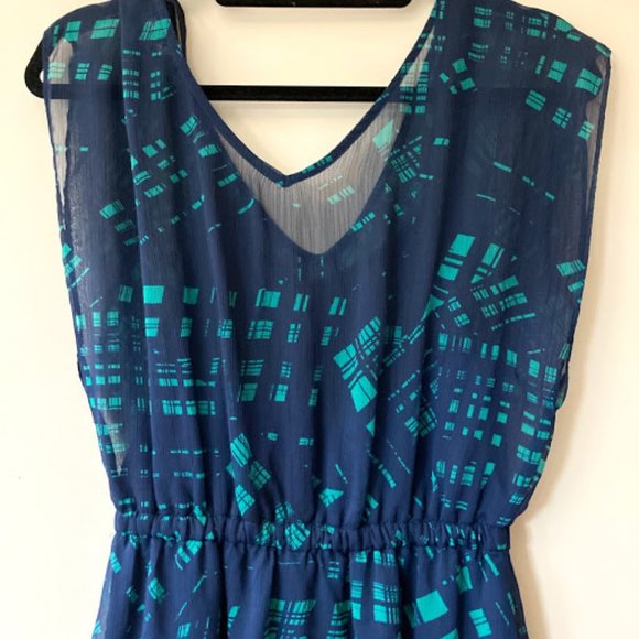 Express Dress - Picture 2 of 3